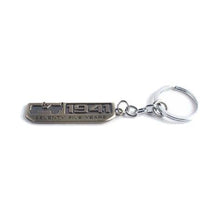 Load image into Gallery viewer, 1941 75th Anniversary Car Keychain for Jeep