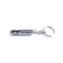 Load image into Gallery viewer, 1941 75th Anniversary Car Keychain for Jeep